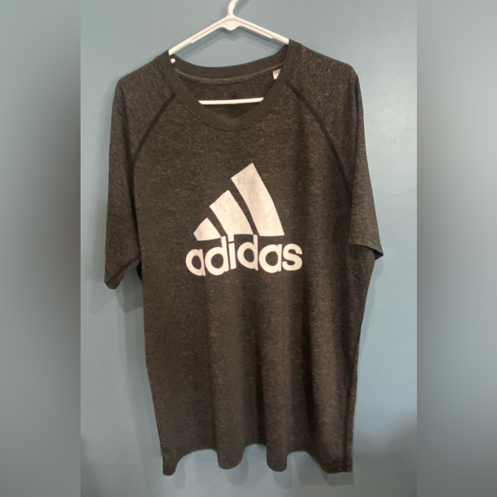 Adidas T-Shirt